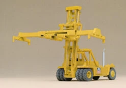 Walthers Cornerstone 933-3109 - Kalmar Container Crane - HO Scale Kit