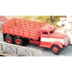 GHQ 56-003 - 1939 PB Stake-Body 334 Truck - N Scale Kit