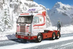 Italeri 3944 - SCANIA "Streamline" 143H 6x2 Sweden - 1:24 Scale Kit
