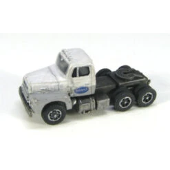 Showcase Miniatures 104 - 1950's Era R-190 Tractor - N Scale Kit