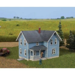 Walthers Cornerstone 933-3890 - Lancaster Farm House - N Scale Kit
